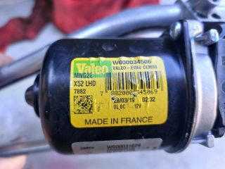 bontott DACIA SANDERO Első Ablaktörlő Motor