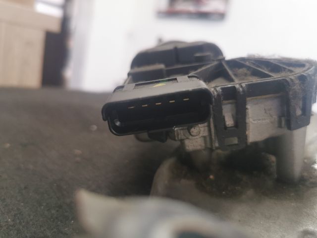 bontott DACIA SANDERO Első Ablaktörlő Szerkezet Motorral