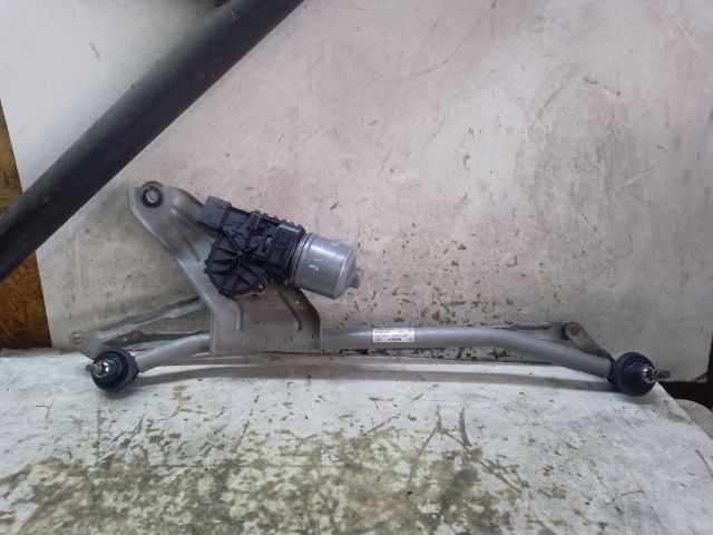 bontott DACIA SANDERO Első Ablaktörlő Szerkezet Motorral