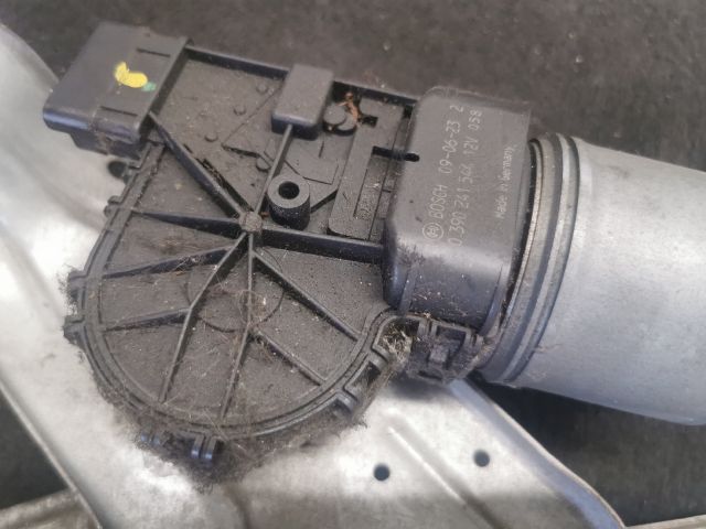 bontott DACIA SANDERO Első Ablaktörlő Szerkezet Motorral