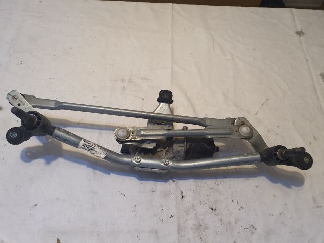 bontott DACIA SANDERO Első Ablaktörlő Szerkezet Motorral