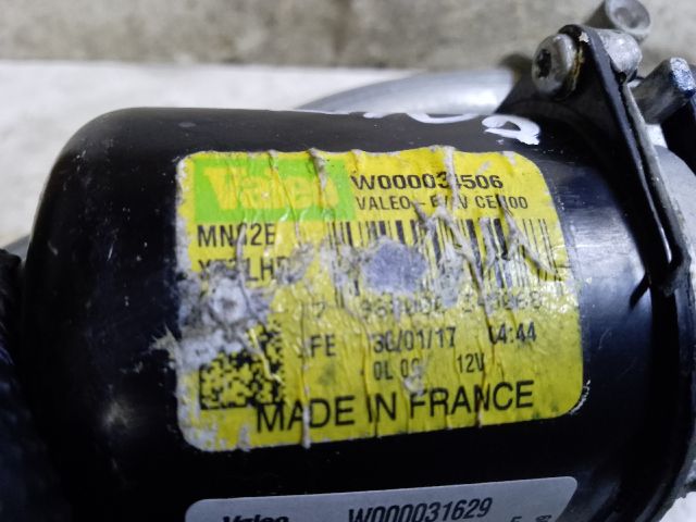 bontott DACIA SANDERO Első Ablaktörlő Szerkezet Motorral