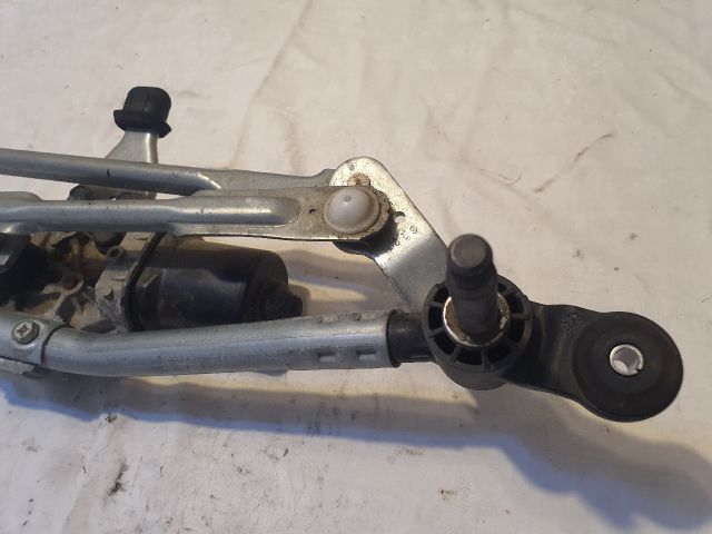 bontott DACIA SANDERO Első Ablaktörlő Szerkezet Motorral