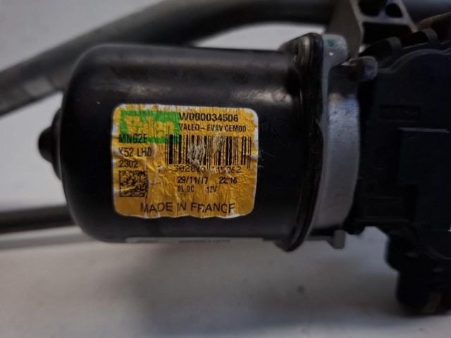 bontott DACIA SANDERO Első Ablaktörlő Szerkezet Motorral