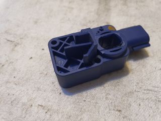 bontott DACIA SANDERO Első Középső Ütközés Érzékelő (Homlokfalon)