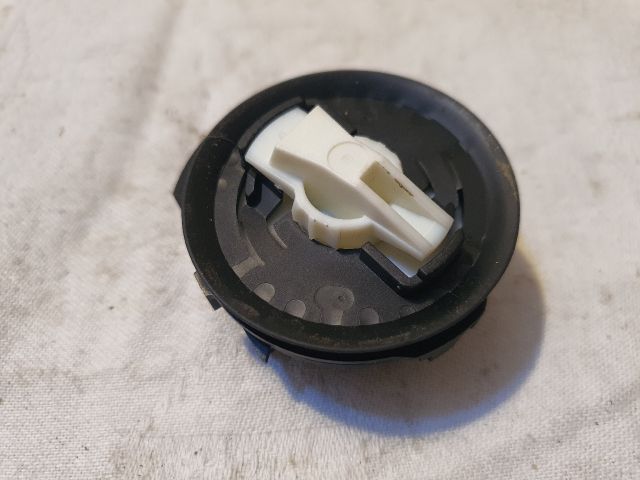 bontott DACIA SANDERO Első Középső Ütközés Érzékelő (Homlokfalon)