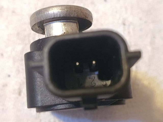 bontott DACIA SANDERO Első Középső Ütközés Érzékelő (Homlokfalon)