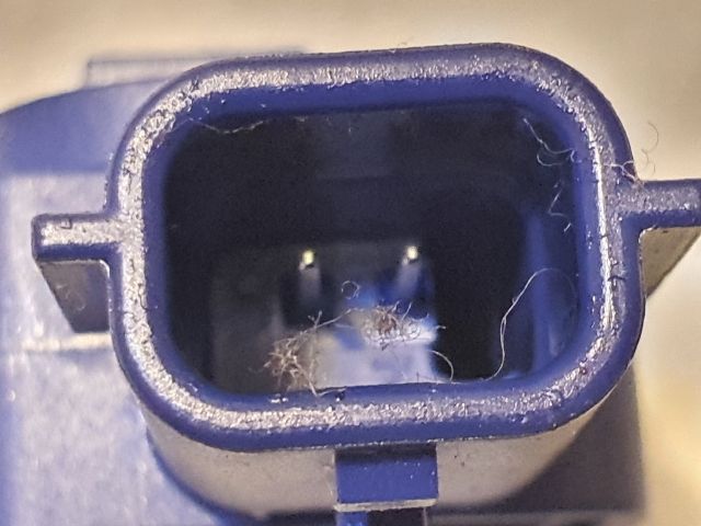 bontott DACIA SANDERO Első Középső Ütközés Érzékelő (Homlokfalon)