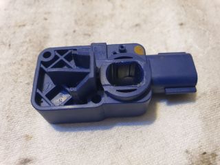 bontott DACIA SANDERO Első Középső Ütközés Érzékelő (Homlokfalon)