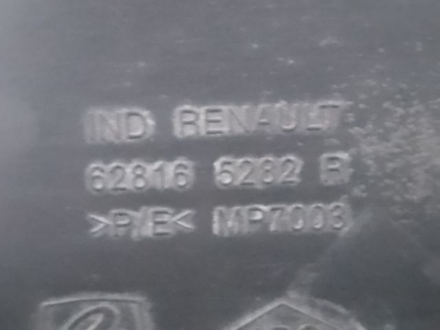 bontott DACIA SANDERO Első Lökhárító Alsó Középső Díszrács