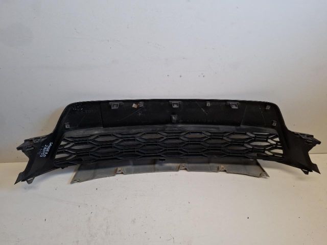 bontott DACIA SANDERO Első Lökhárító Alsó Középső Díszrács