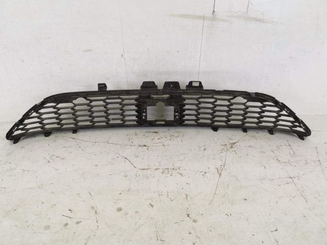 bontott DACIA SANDERO Első Lökhárító Alsó Középső Díszrács