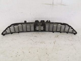 bontott DACIA SANDERO Első Lökhárító Alsó Középső Díszrács