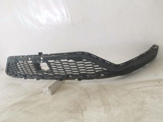 bontott DACIA SANDERO Első Lökhárító Alsó Középső Díszrács