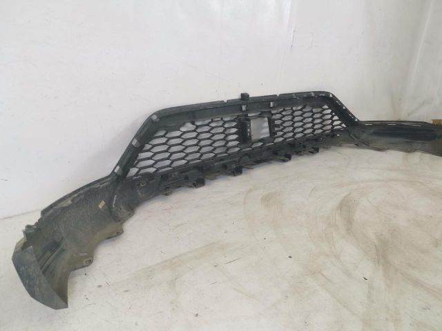 bontott DACIA SANDERO Első Lökhárító Alsó Középső Díszrács