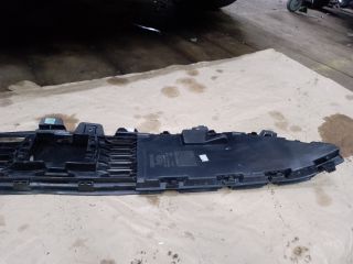 bontott DACIA SANDERO Első Lökhárító Alsó Középső Díszrács