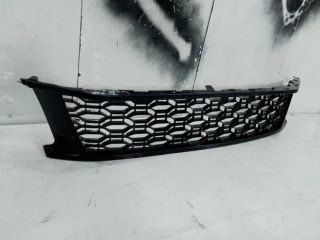 bontott DACIA SANDERO Első Lökhárító Alsó Középső Díszrács