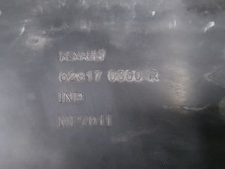 bontott DACIA SANDERO Első Lökhárító Alsó Középső Díszrács