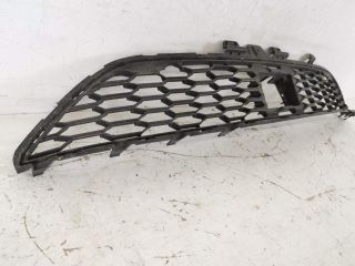 bontott DACIA SANDERO Első Lökhárító Alsó Középső Díszrács