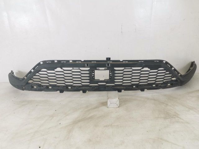 bontott DACIA SANDERO Első Lökhárító Alsó Középső Díszrács