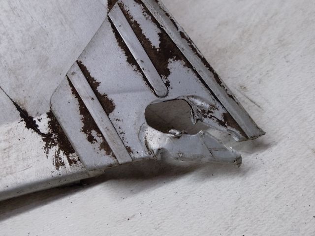 bontott DACIA SANDERO Első Lökhárító Díszléc