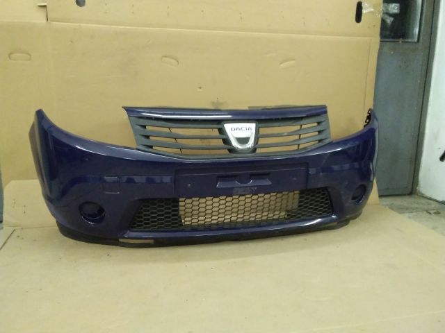 bontott DACIA SANDERO Első Lökhárító (Részeivel)