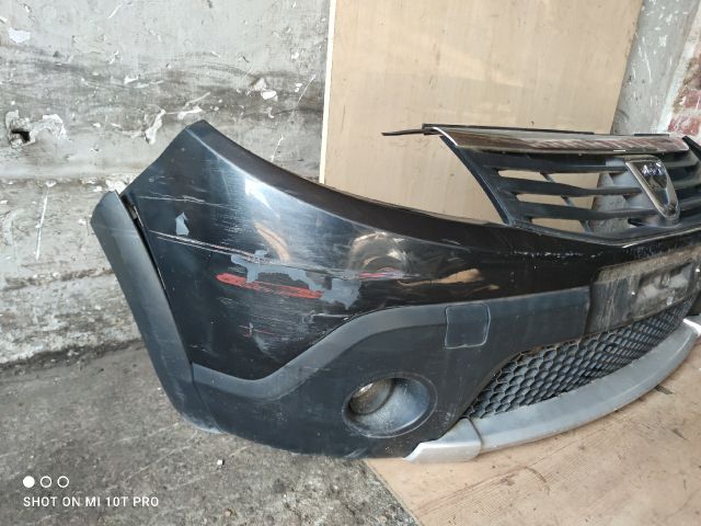 bontott DACIA SANDERO Első Lökhárító (Részeivel)