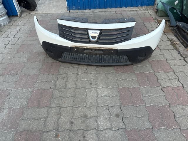 bontott DACIA SANDERO Első Lökhárító (Részeivel)
