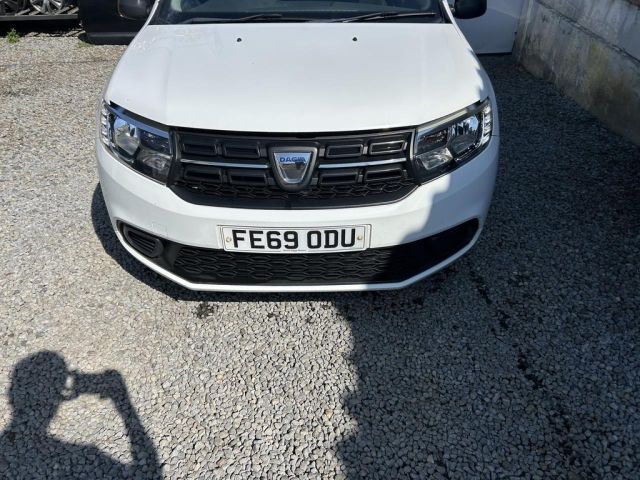 bontott DACIA SANDERO Első Lökhárító (Üresen)