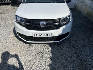 bontott DACIA SANDERO Első Lökhárító (Üresen)