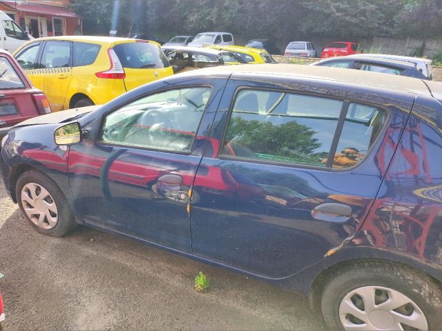 bontott DACIA SANDERO Első Szélvédő