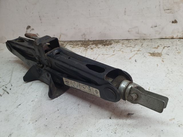 bontott DACIA SANDERO Emelő