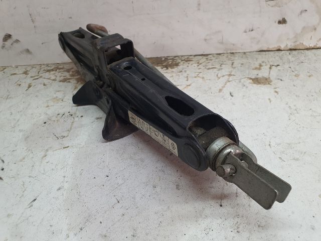 bontott DACIA SANDERO Emelő