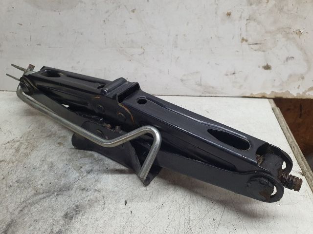 bontott DACIA SANDERO Emelő