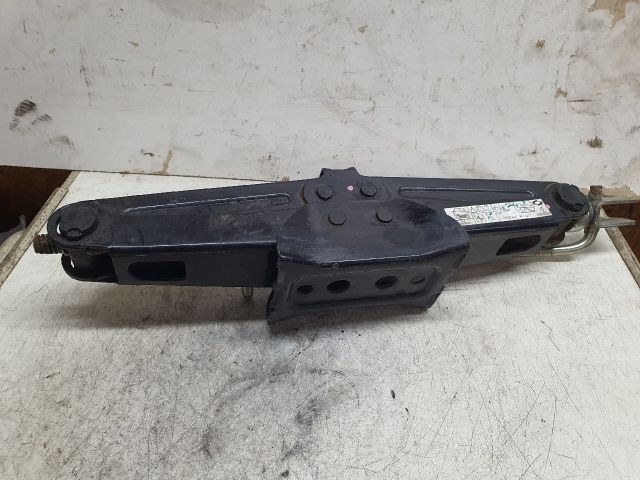 bontott DACIA SANDERO Emelő