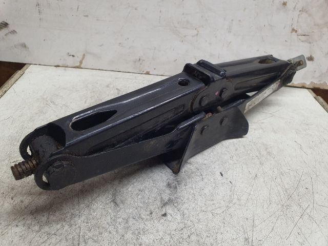 bontott DACIA SANDERO Emelő