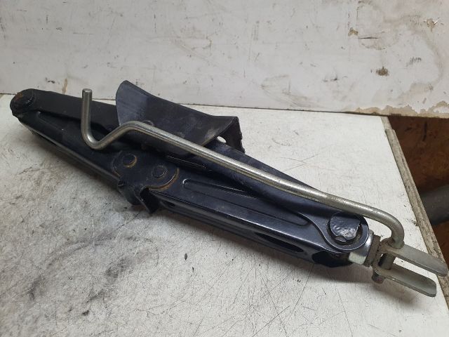 bontott DACIA SANDERO Emelő