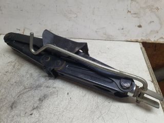 bontott DACIA SANDERO Emelő