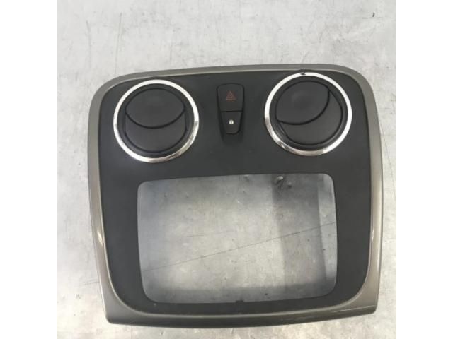 bontott DACIA SANDERO Felső Műszerfal Burkolat