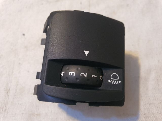 bontott DACIA SANDERO Fényszórómagasság Állító Kapcsoló