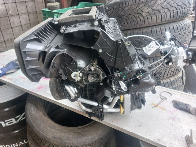 bontott DACIA SANDERO Fűtés Box