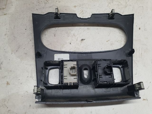 bontott DACIA SANDERO Fűtéskapcsoló Keret