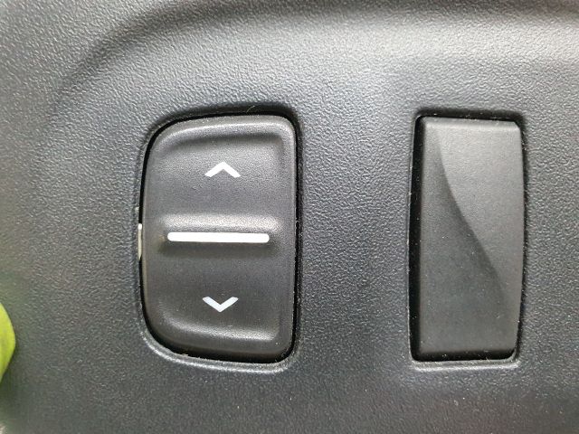 bontott DACIA SANDERO Fűtéskapcsoló Keret