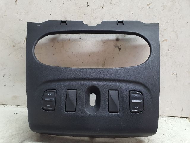 bontott DACIA SANDERO Fűtéskapcsoló Keret