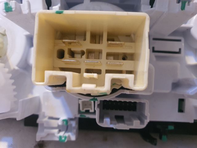 bontott DACIA SANDERO Fűtéskapcsoló (manuális klímás)