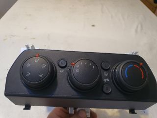 bontott DACIA SANDERO Fűtéskapcsoló (manuális klímás)