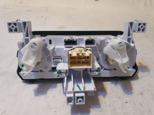 bontott DACIA SANDERO Fűtéskapcsoló (manuális klímás)