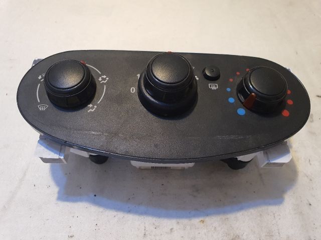 bontott DACIA SANDERO Fűtéskapcsoló (Nem klímás)