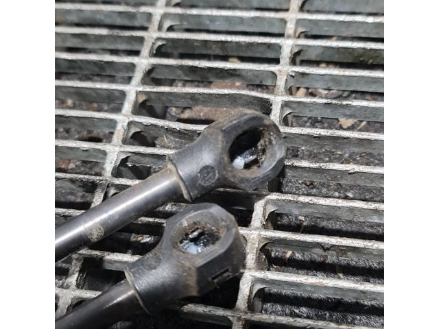 bontott DACIA SANDERO Gázrugós Kitámasztó Teleszkóp Csomagtérajtó (Pozíciófüggetlen)