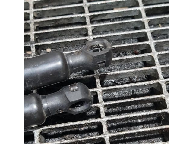 bontott DACIA SANDERO Gázrugós Kitámasztó Teleszkóp Csomagtérajtó (Pozíciófüggetlen)